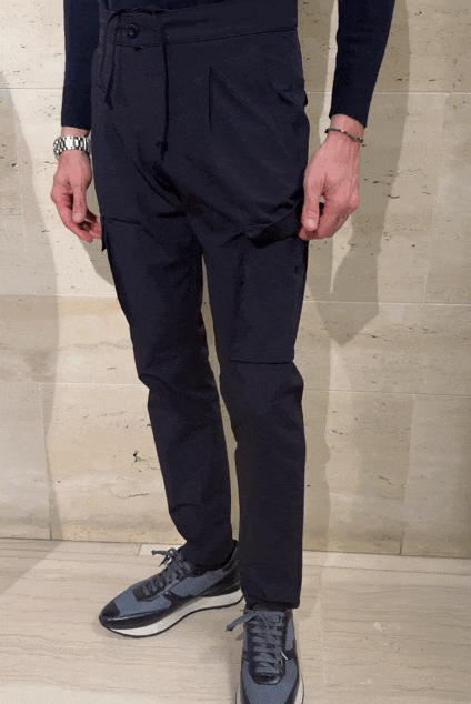Pantalón cargo pinzas técnico azul marino