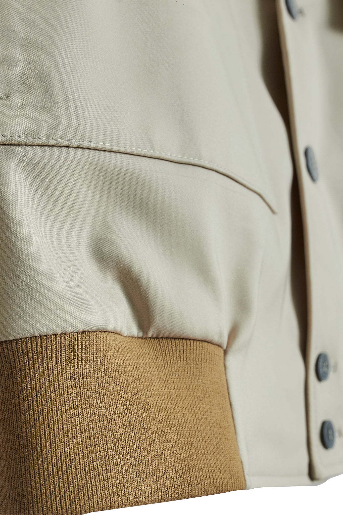 Chaqueta bomber técnica crema