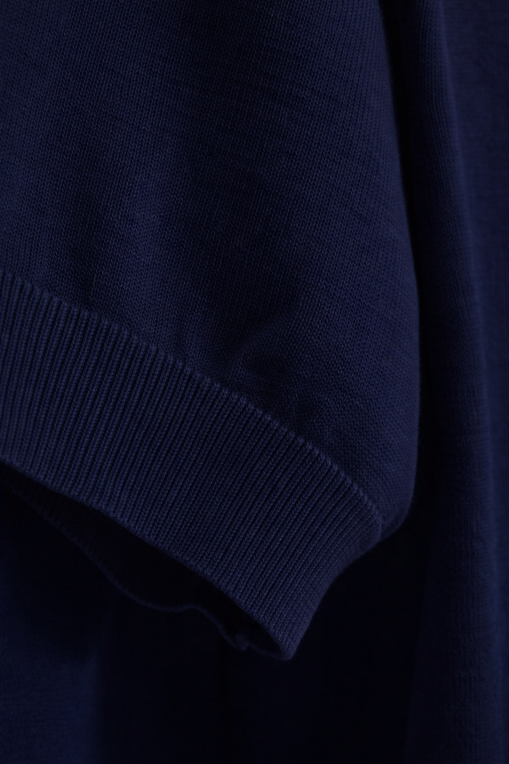 Polo punto azul marino