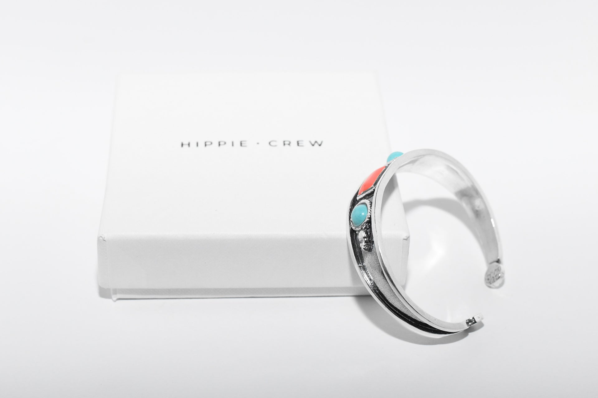 Brazalete edición limitada detalle turquesa y coral Hippie Crew