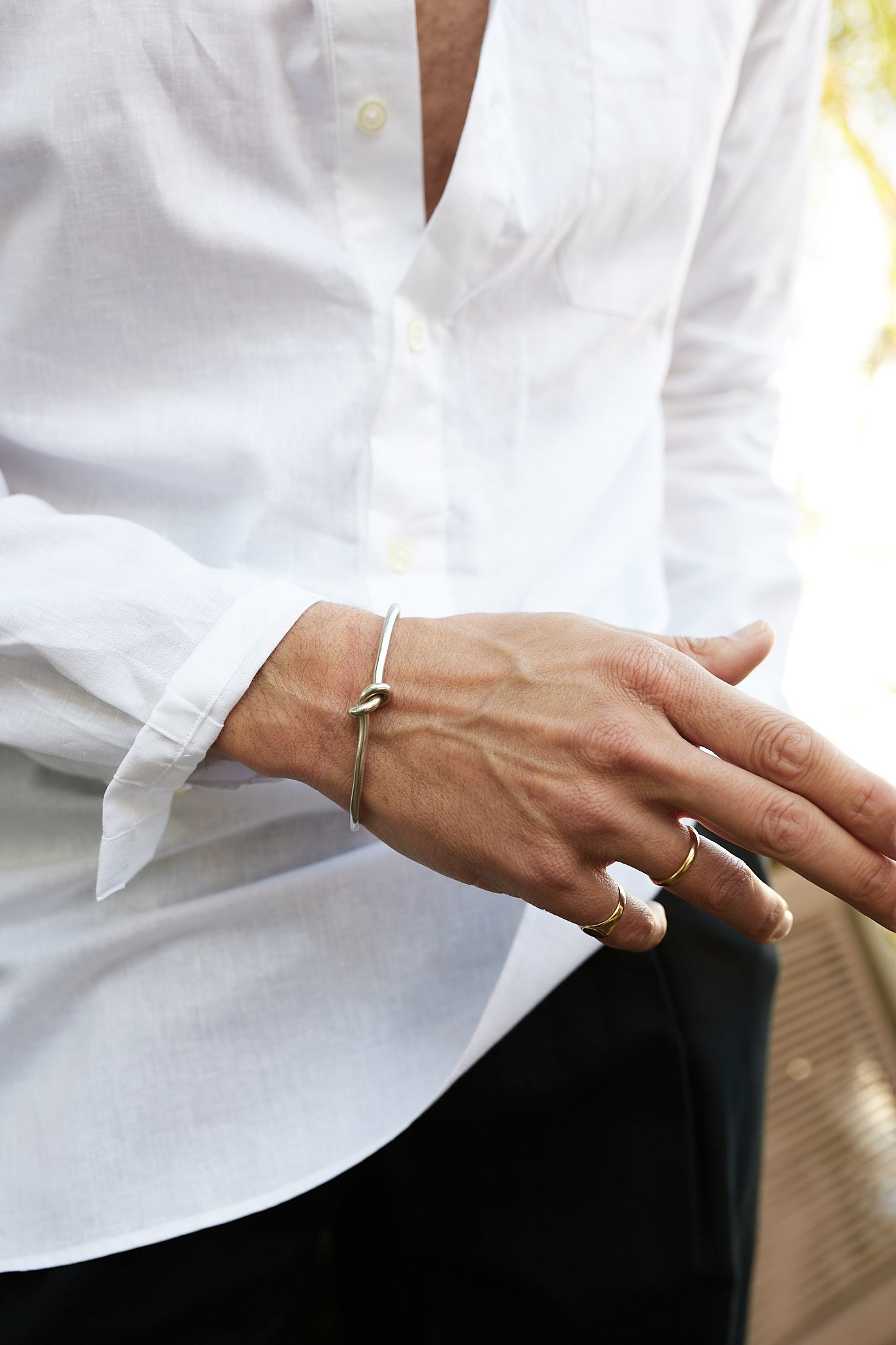 Pulsera plata nudo