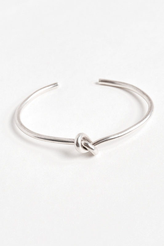 Pulsera plata nudo