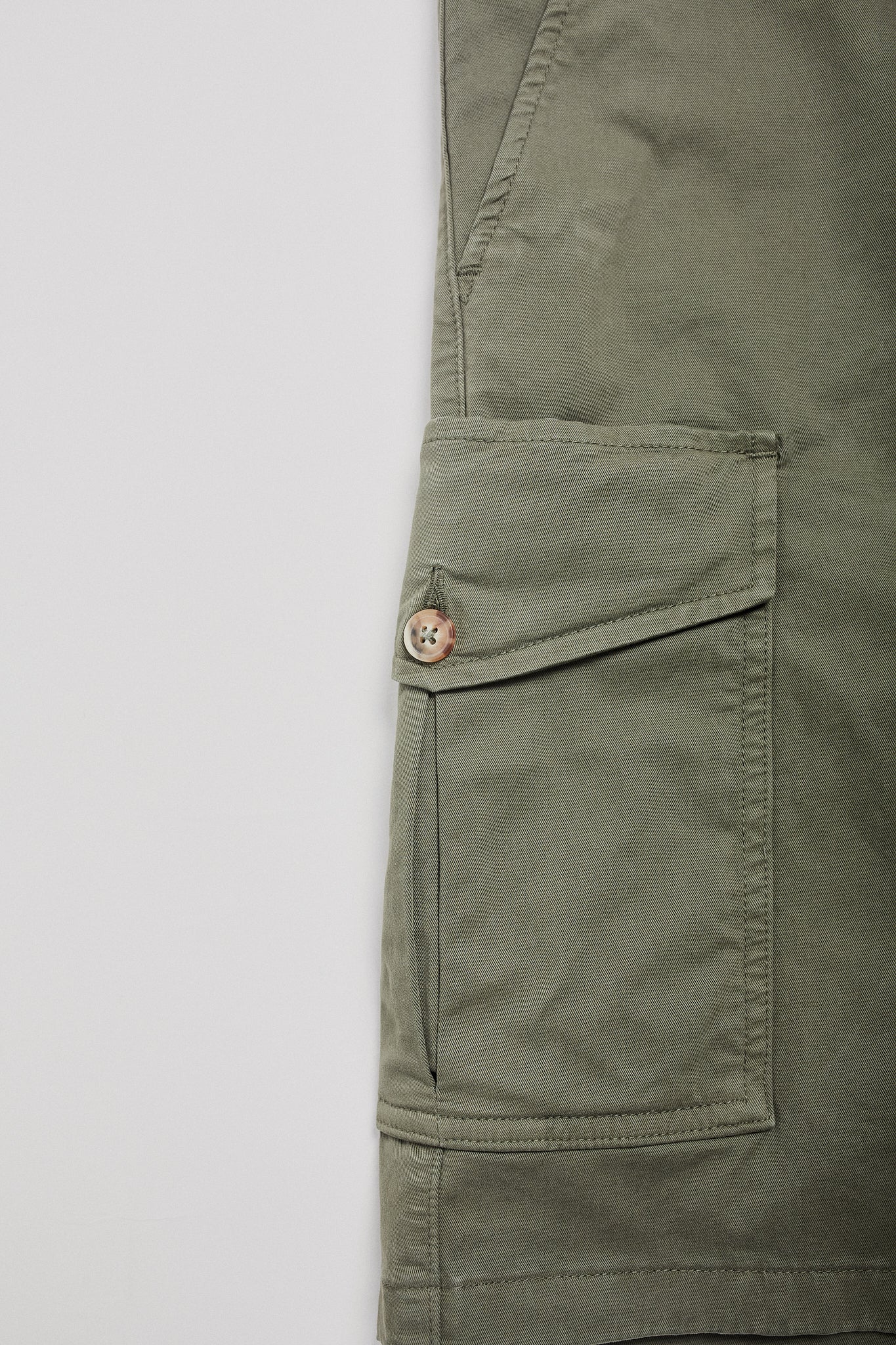 Bermudas cargo verdes