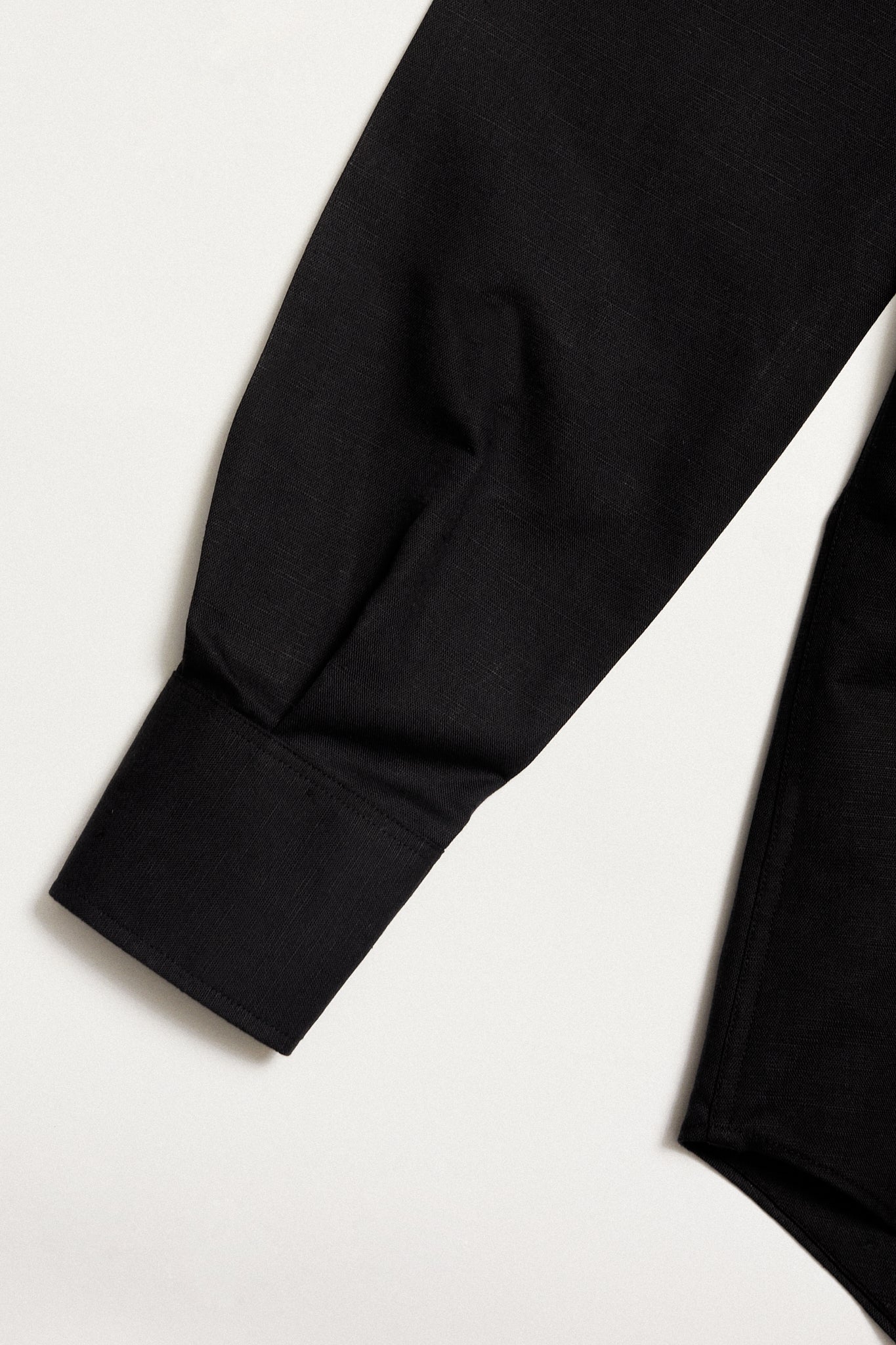 Camisa lino pechera negra