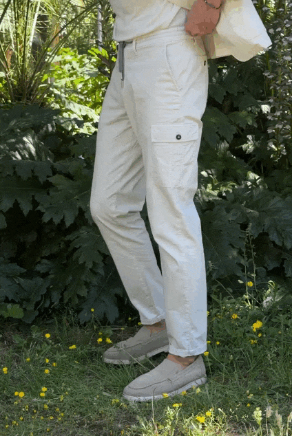 Pantalón cargo ligero crema