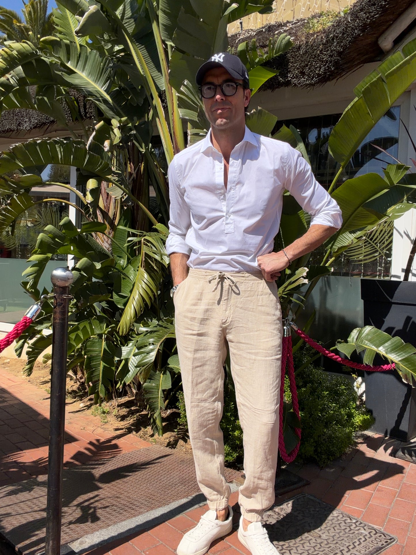Pantalón jogger lino beige
