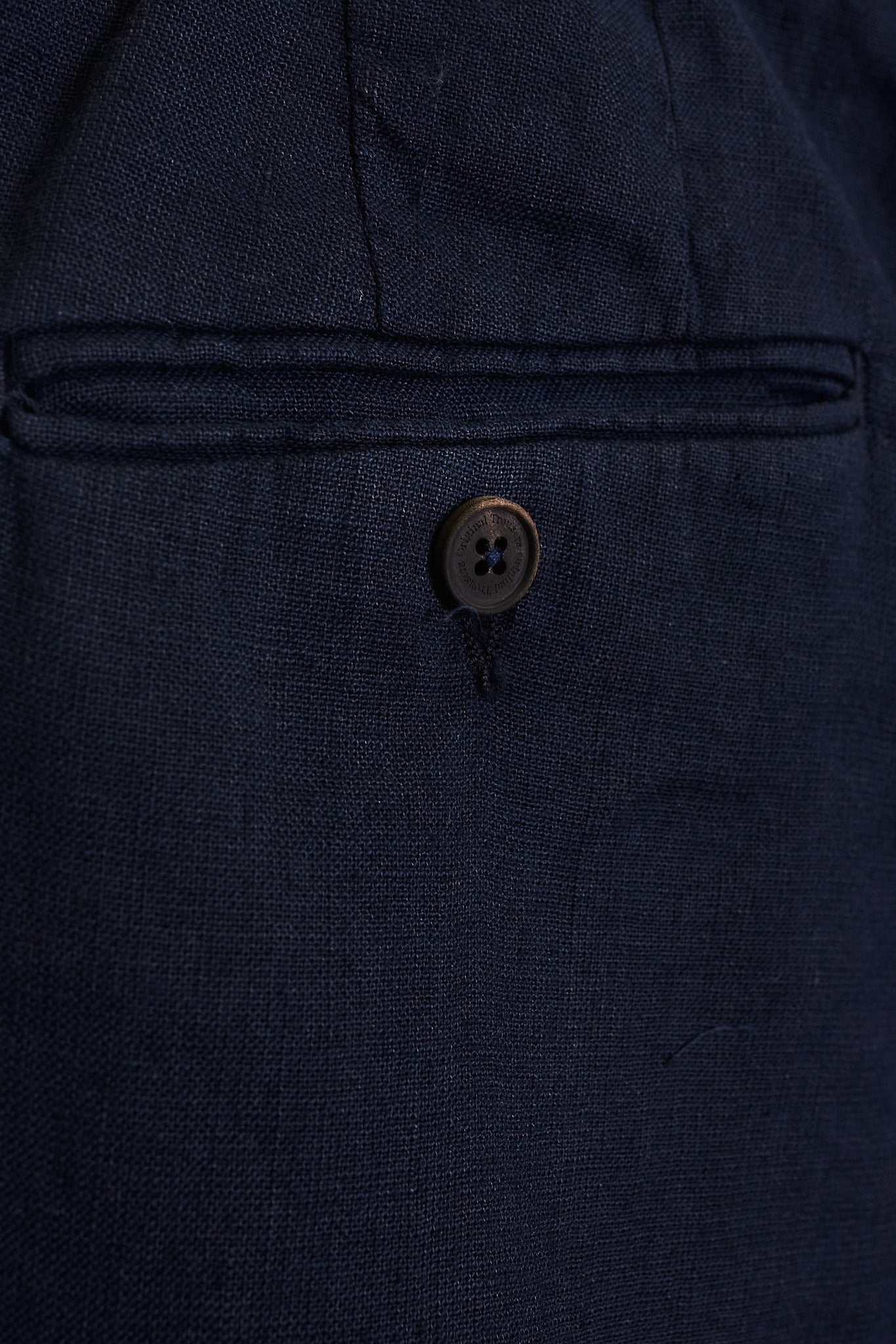 Pantalón pinzas lino fluido azul marino