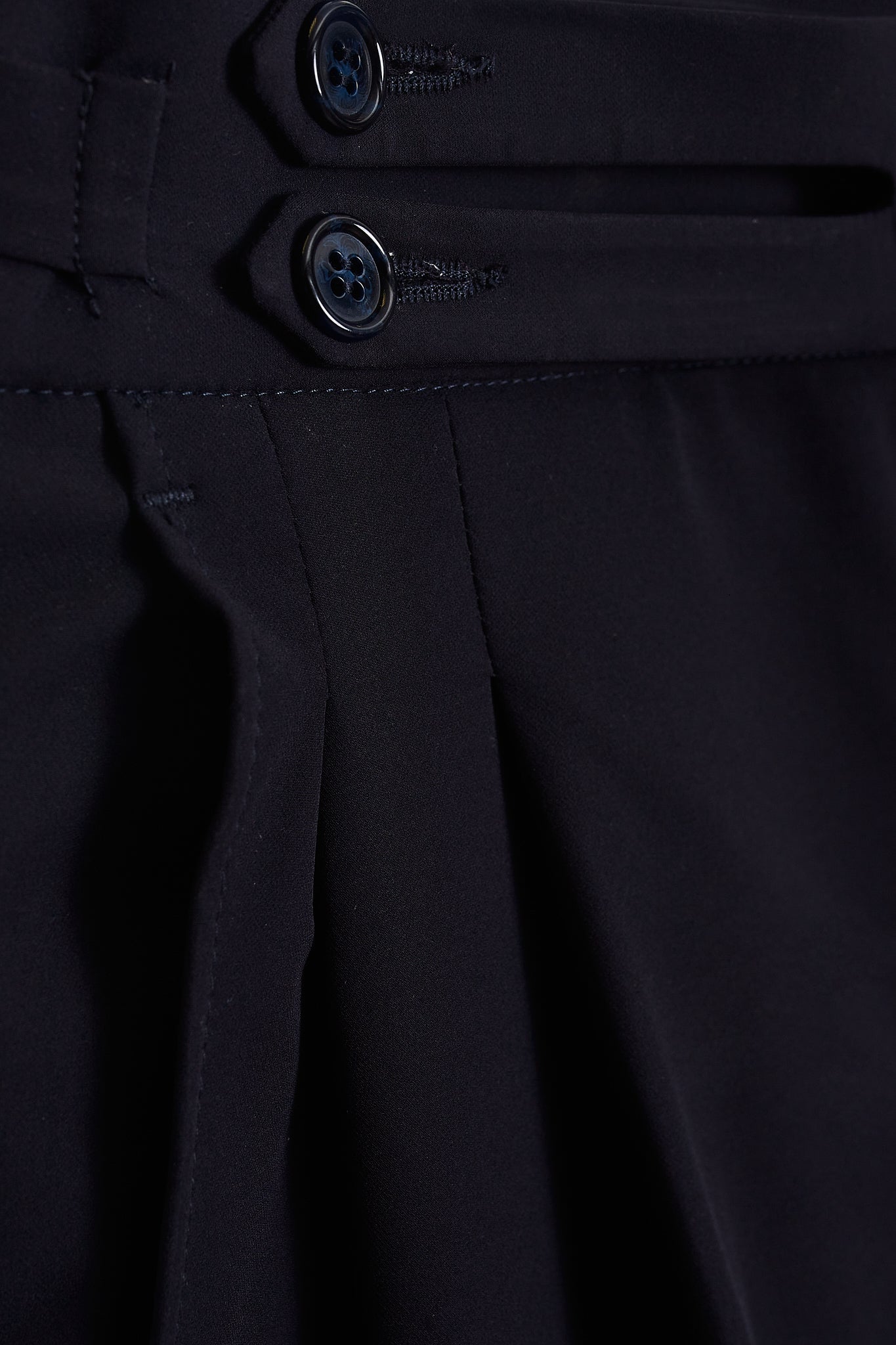 Pantalón jogger técnico sartorial azul marino